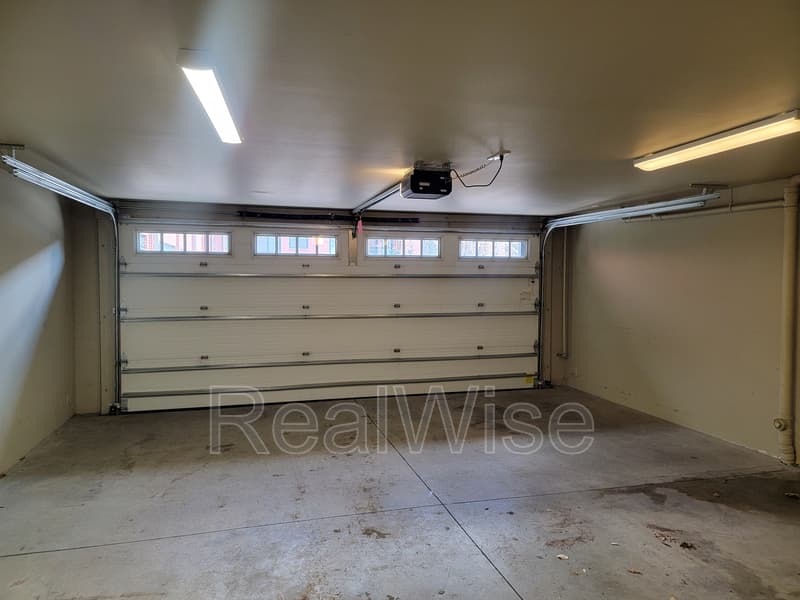 Bend Townhome: 16 SW Wall St