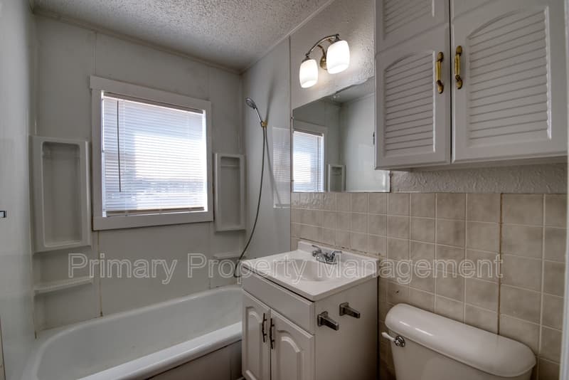OKC House: 2480 NW 39th Ter