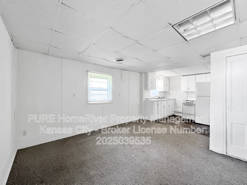 Higginsville House: 303 W 22nd St
