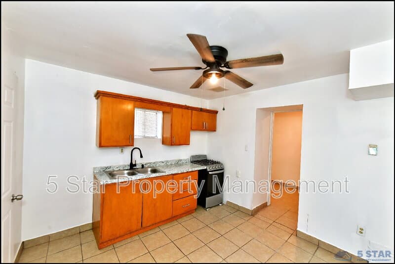 El Paso Condo: 1908B Olive Ave !!