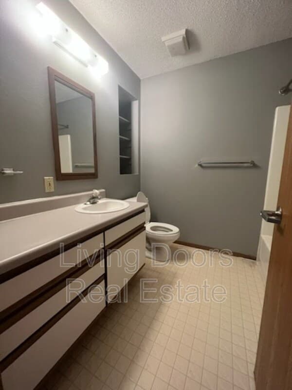 Bloomfield Condo: 603 S. Washington St