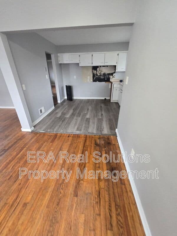 Columbus House: 1494 Selkirk Road