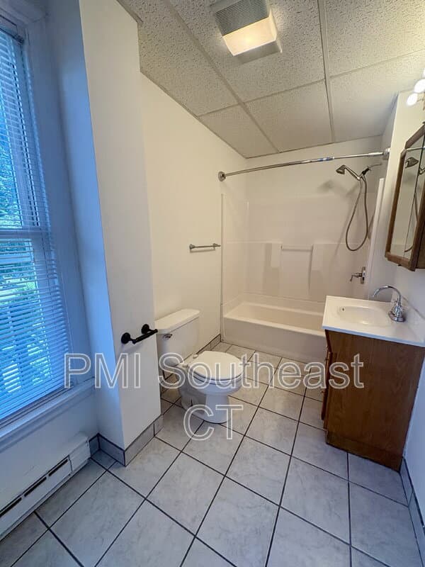 New London Condo: 285 Montauk Avenue