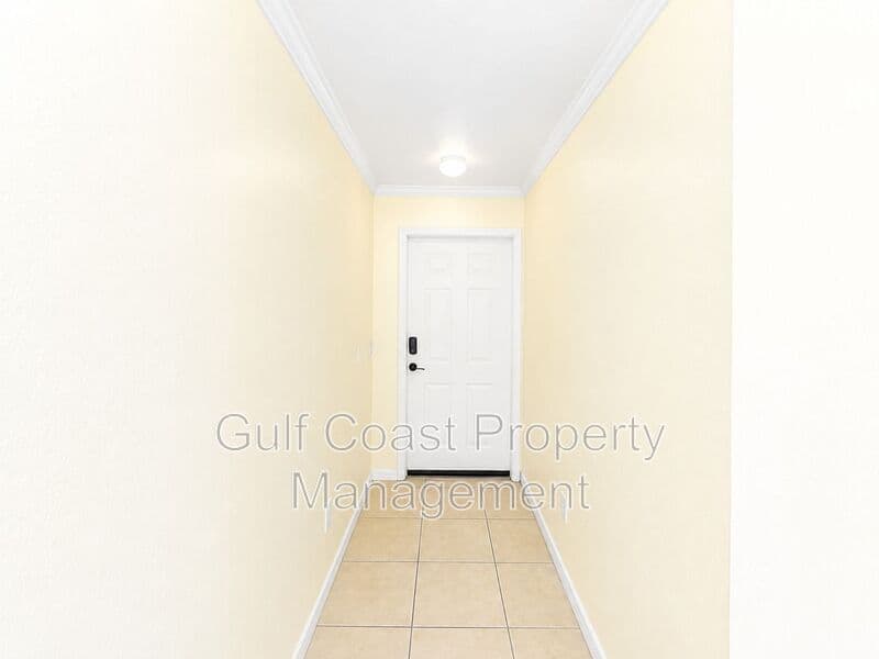 Bradenton House: 4850 51st St West