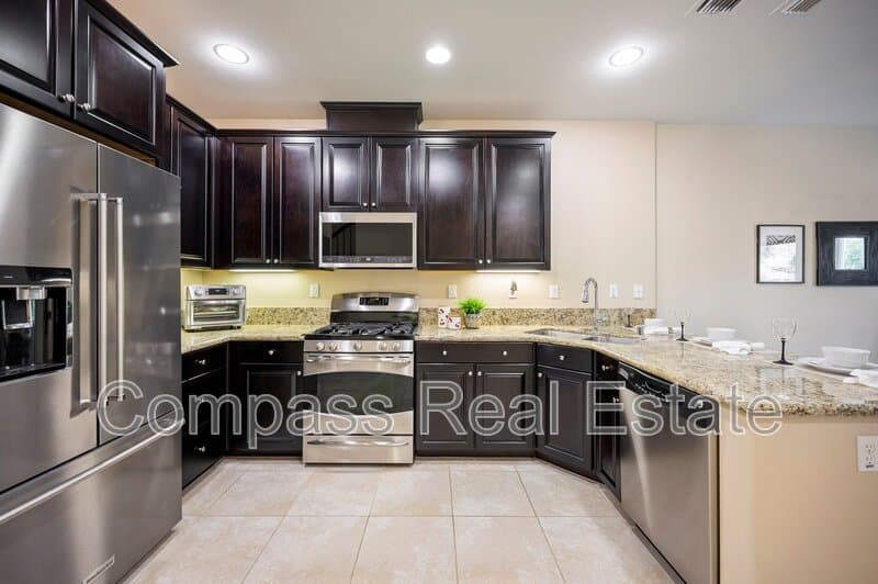 San Jose House: 265 Esfahan Ct