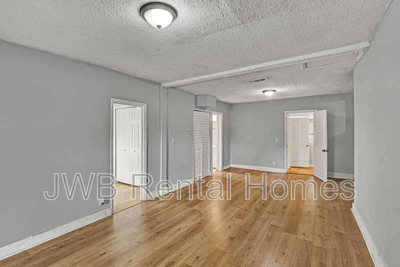 Jacksonville House: 3810 Brick Rd