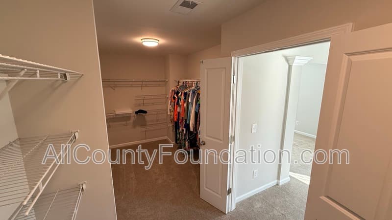 Summerville House: 2512 Hummingbird Lane