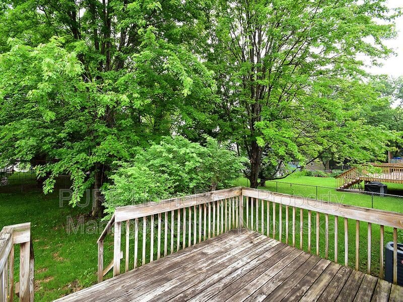 Omaha House: 2511 N 143rd Ave