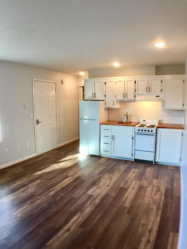 Pella Condo: 1010 Washington Street - 109