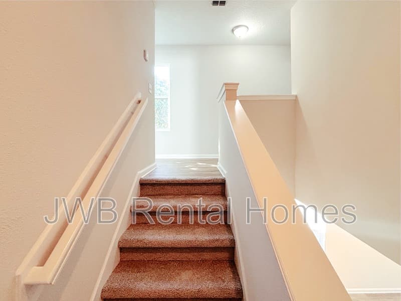 Jacksonville House: 8604 Dandy Ave