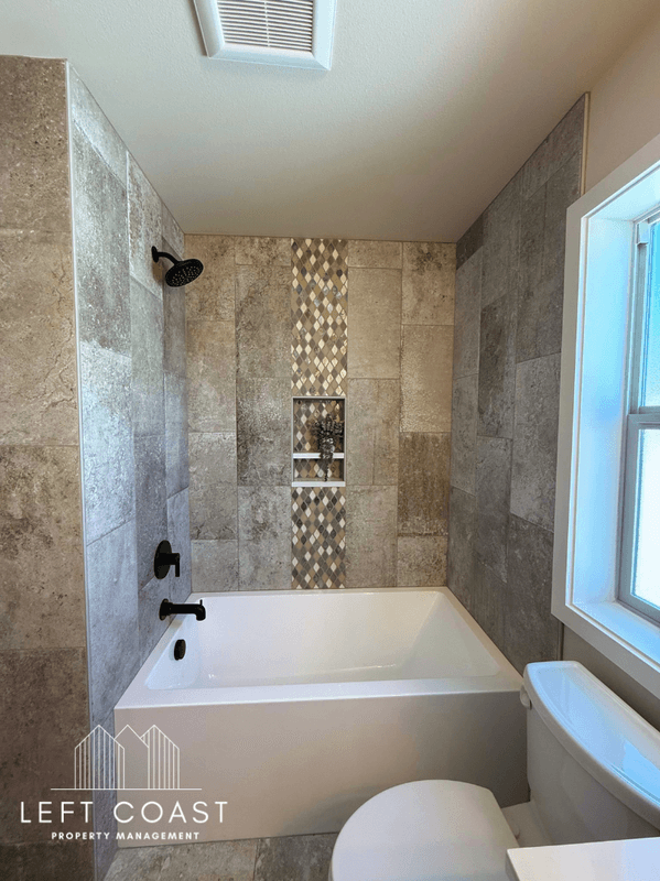 Newport Condo: 811-829 SW 13th Street - 829