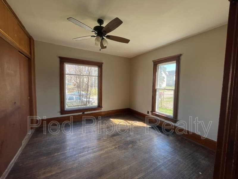 Freeport Condo: 434 1/2 S State Ave