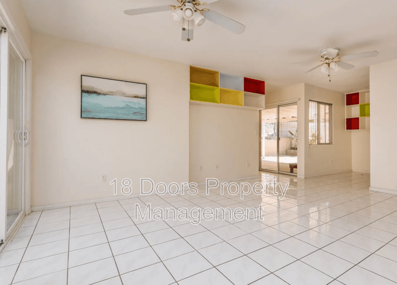 San Diego House: 11485 Spitfire Road