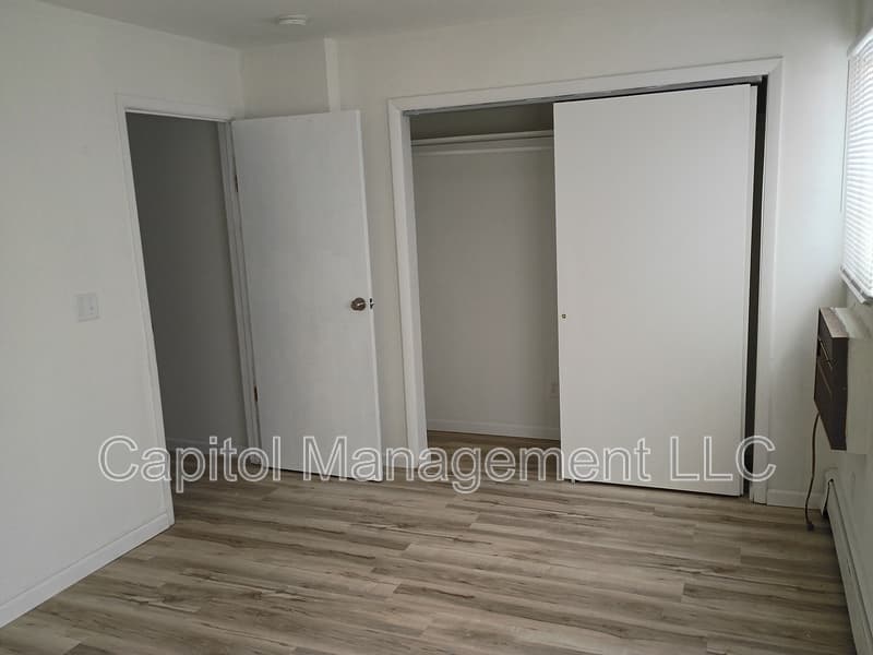 Lansing Condo: 3322 West Michigan Avenue
