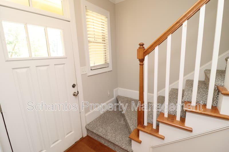 Raleigh House: 4404 Nicolas Pl