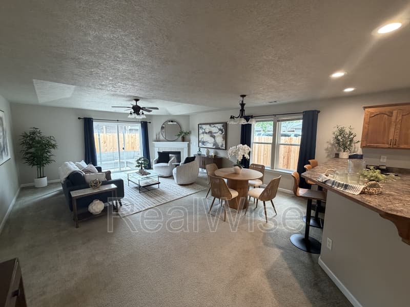 Grants Pass House: 1630 Medart Ln