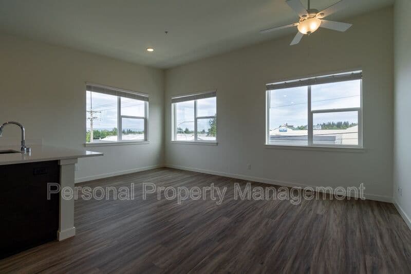 Vancouver Condo: 1111 W Fourth Plain Blvd