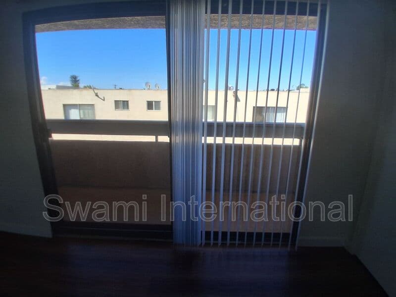Inglewood Condo: 917 Enterprise Ave.