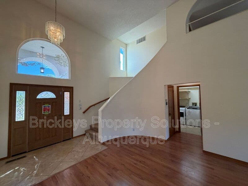 Albuquerque House: 9600 Allande Rd NE