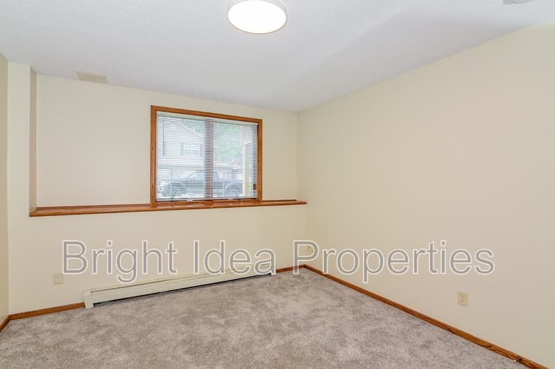 Hastings Condo: 622 Pleasant Drive