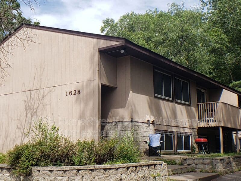 Saint Paul Condo: 1628 Cumberland St