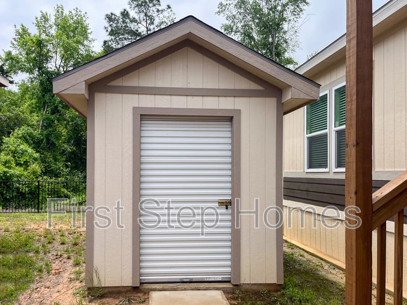 Tyler House: 401 Marco St