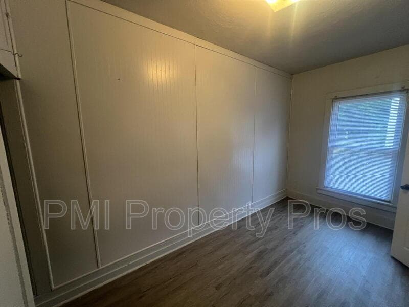 Milwaukee Condo: 2439A N Dr William Finlayson
