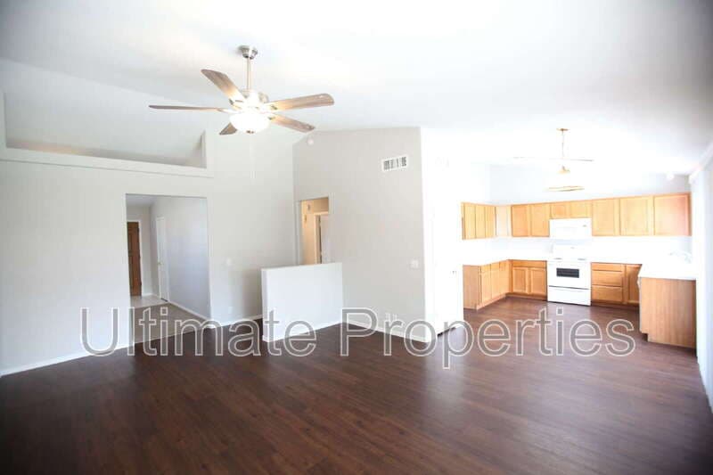 Glendale House: 10407 W Medlock Dr
