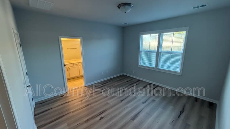 Summerville House: 612 Southview Lane