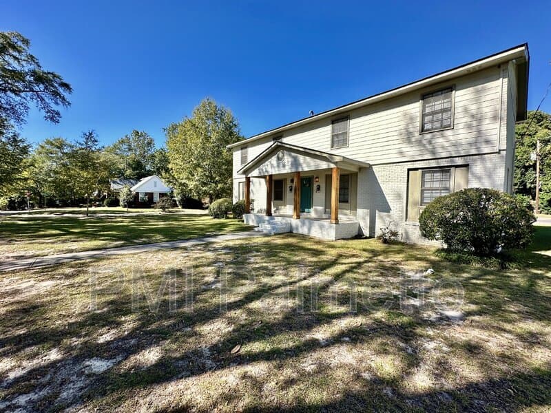 Columbia Condo: 2401 Duncan Street