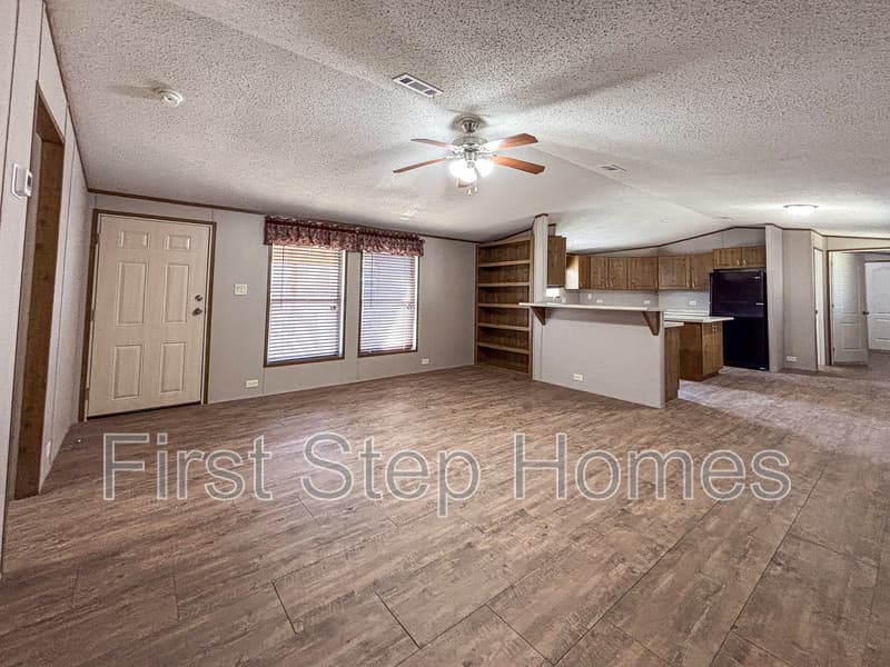 Tyler House: 618 San Rafael St