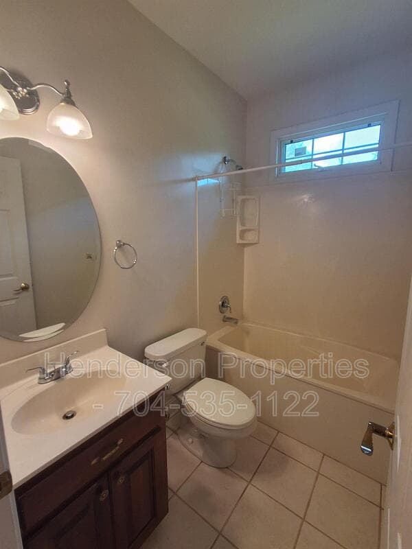 Norwood House: 5560 Old Thompson Rd
