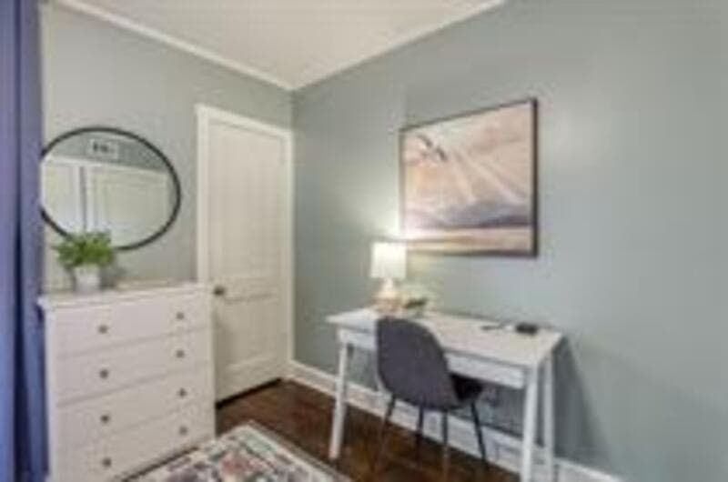 Kansas City Condo: 3402 Gillham Rd - 2S