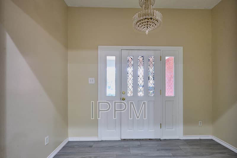 Harlingen House: 2609 Thomas Ln