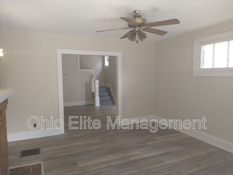 Columbus House: 206 N Harris Ave