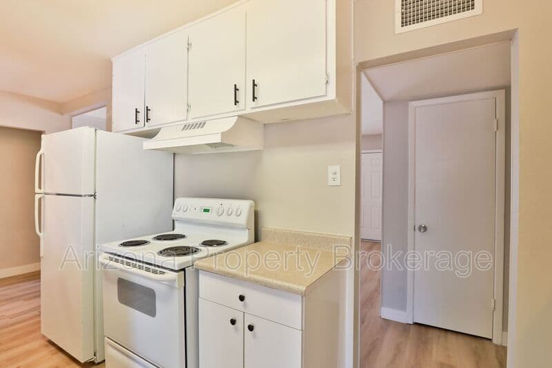 Mesa House: 1026 S. Grand