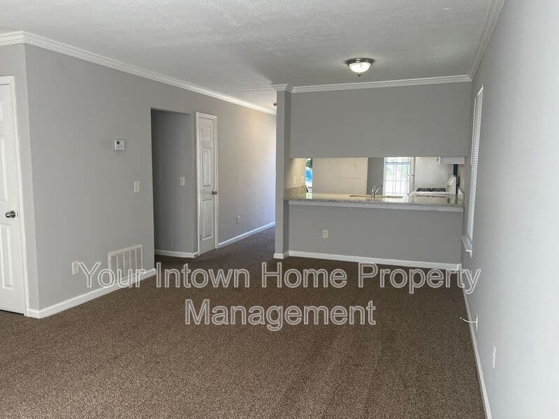 Lithonia House: 6471 Bedford Ln
