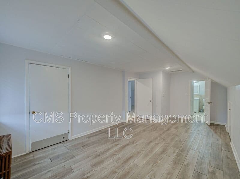 Bound Brook Condo: 407 Longwood Ave