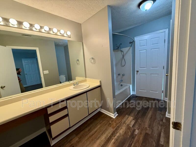 Savannah House: 110 Bobstay Ct