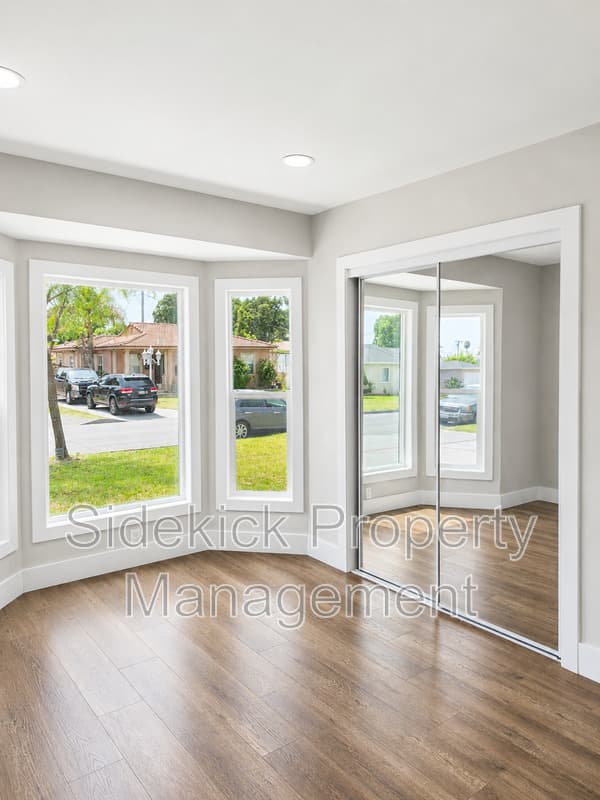 Whittier House: 11443 Dicky St