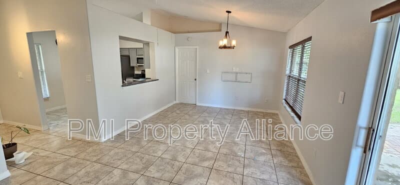 Clermont House: 11649 Crescent Pines Boulevard