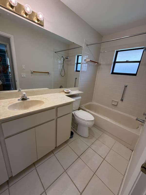 Bradenton House: 3424 51st Avenue Circle West