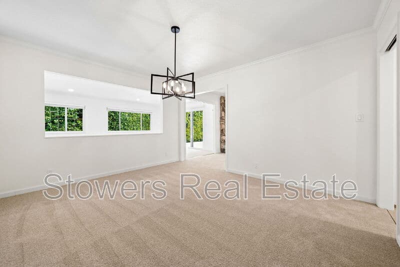 Danville House: 132 Glen Ct