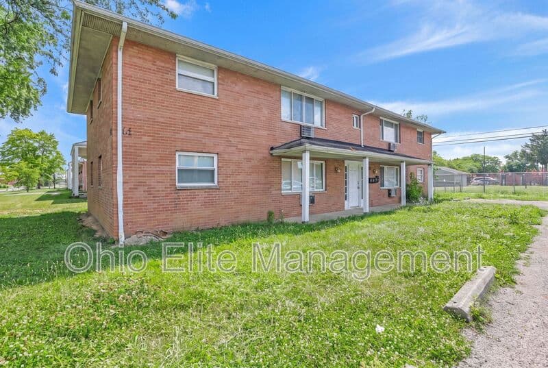 Columbus House: 861 Kingsford Rd