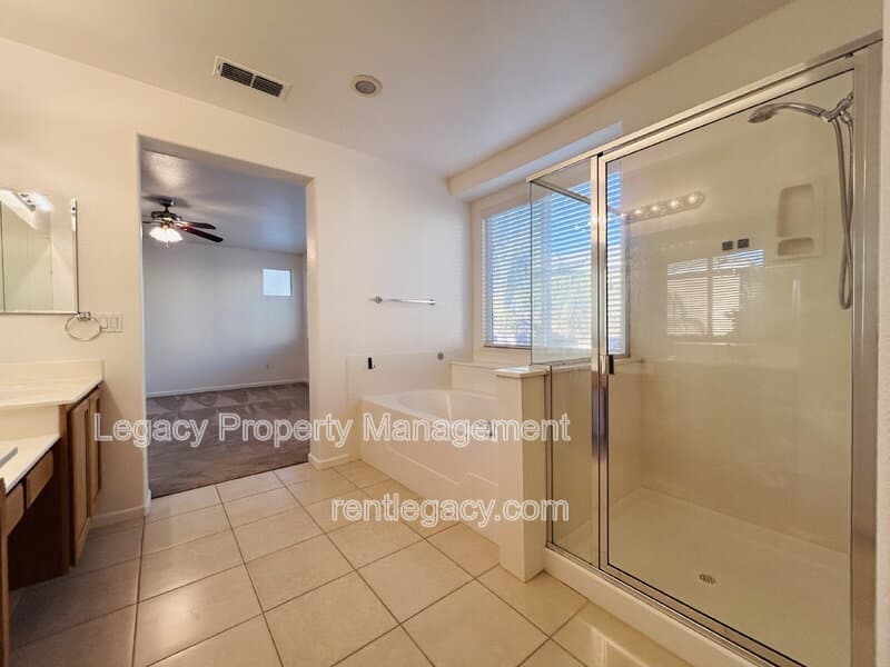 Fairfield House: 5085 Lockie Ln
