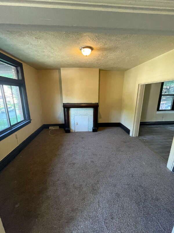 Pittsburgh House: 1250 Blackadore Avenue