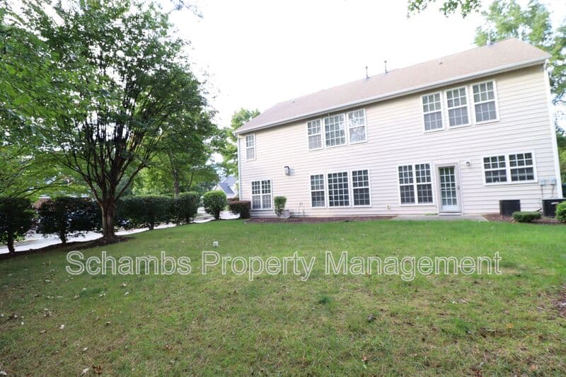 Cary House: 308 Marble Glow Ct