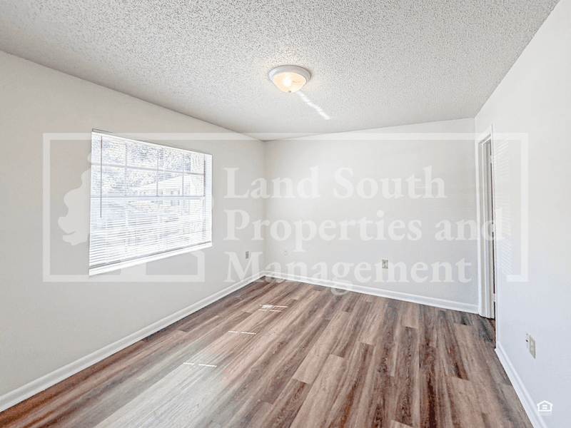 Lakeland House: 4753 Dimbath Dr.