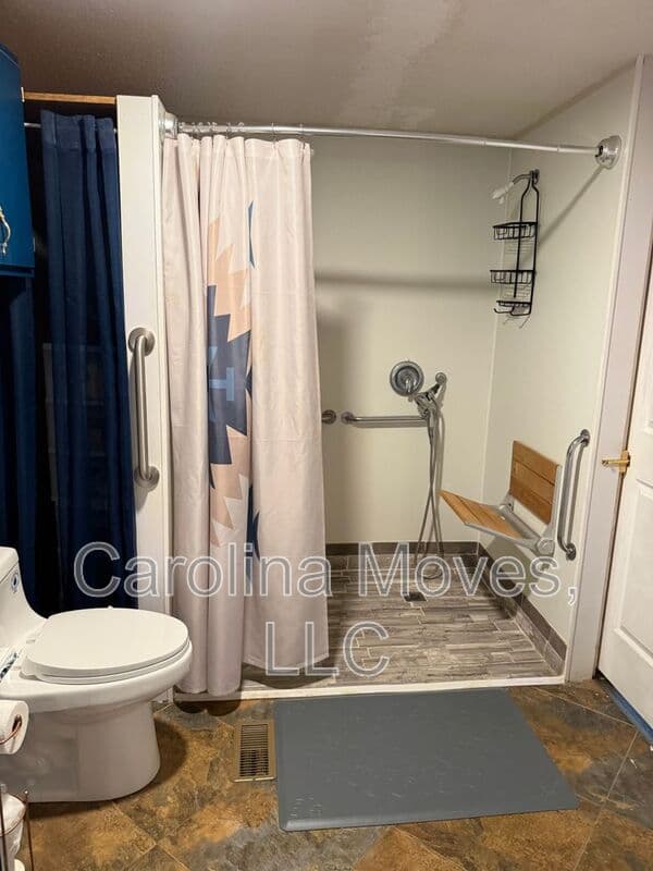 Gray Court Condo: 906 Rolling Meadows Road