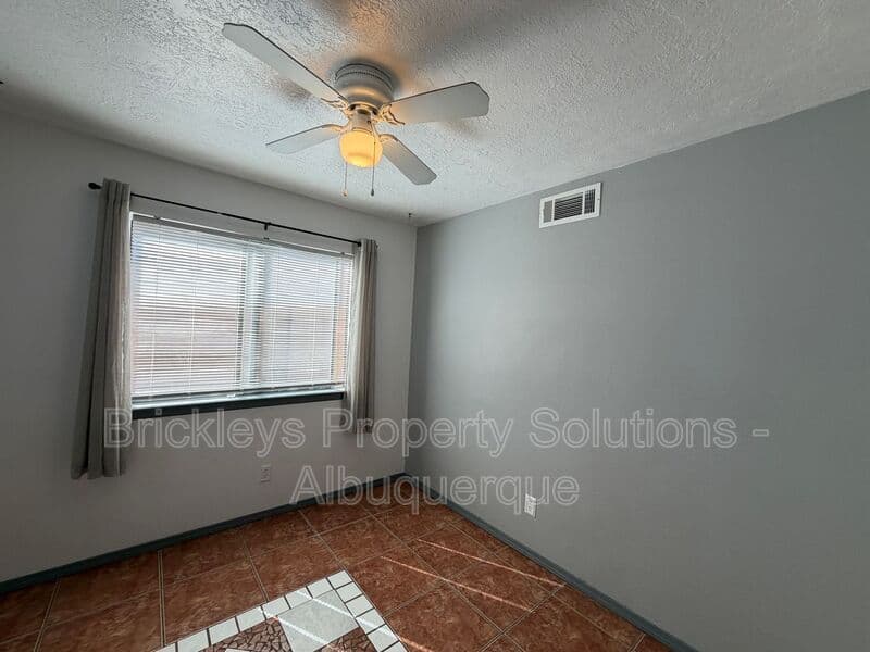 Albuquerque House: 5812 Brahma Dr NW